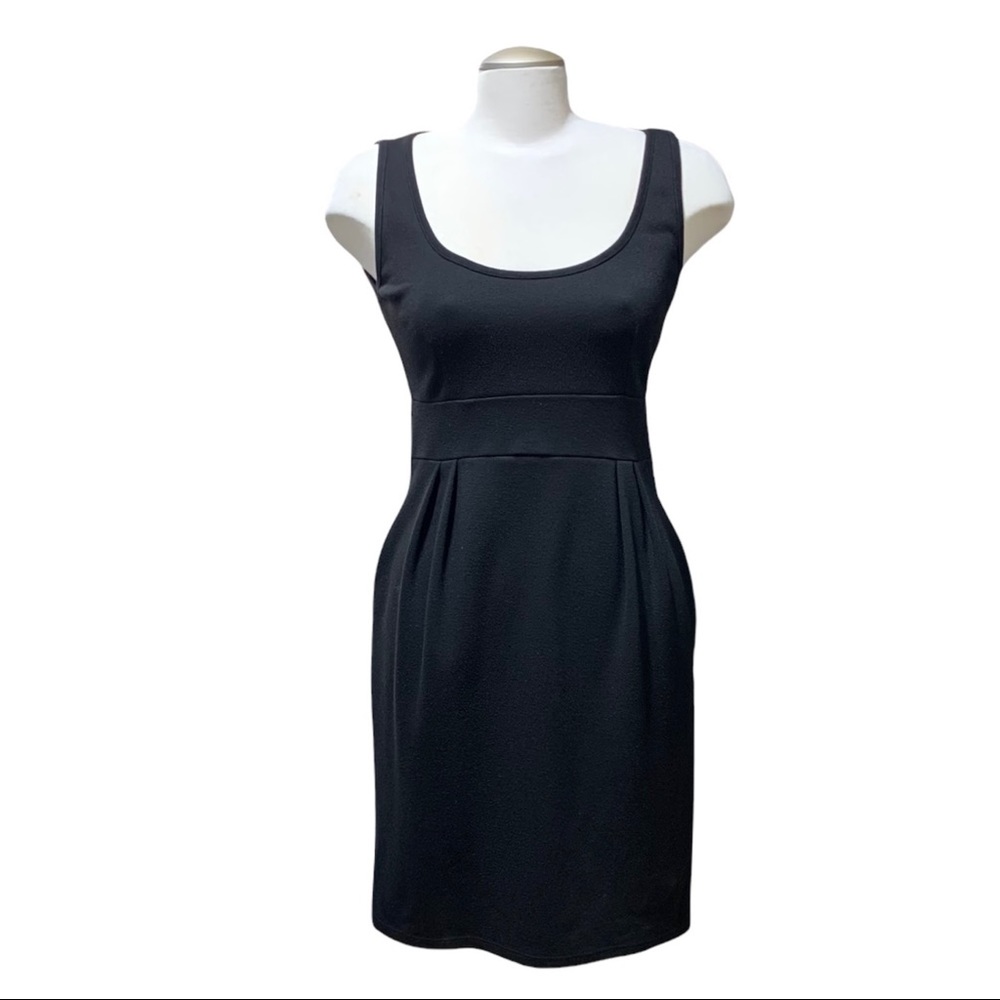Redoute Creation black sleeveless dress (size medium)
